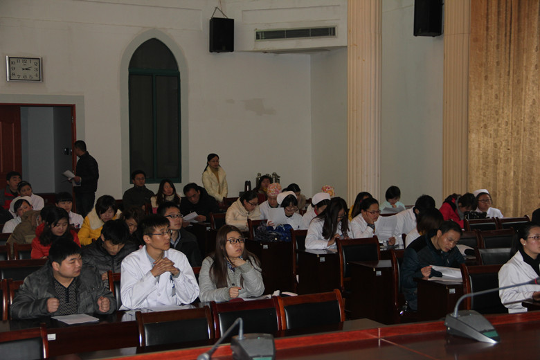 我司資產(chǎn)部赴市第一人民醫(yī)院開展公租房推介 .JPG